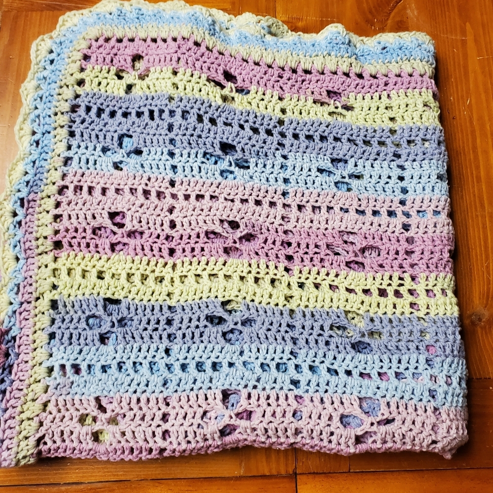Hand Crafted 39"x59" crochet afghan blanket, throw  Comfy & snuggly